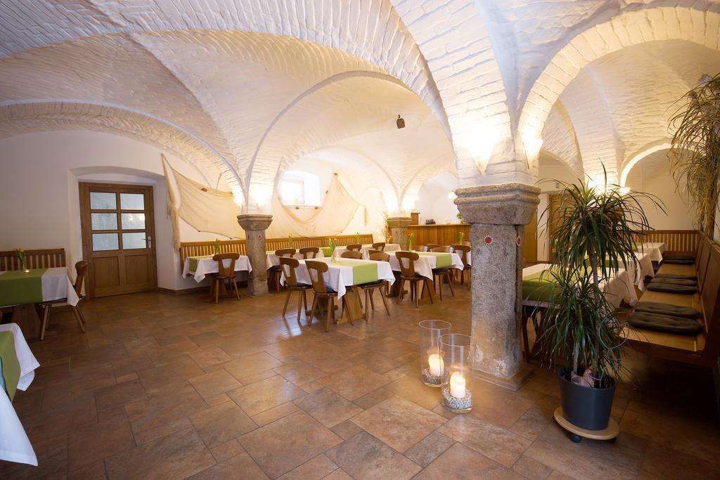 Отель Fischhof Beer Mitterteich Экстерьер фото